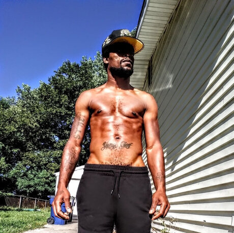 Bcalm400 OnlyFans-Leaks