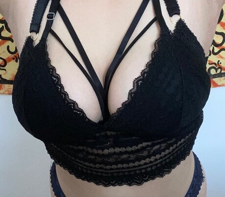 WaifuMaterial Nacktbilder OnlyFans geleakt