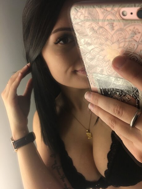 Katalina OnlyFans-Inhalte