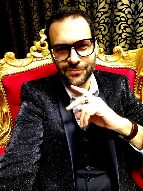 Gartner s Brothel Iztok faking Gartner_ Nacktbilder von OnlyFans