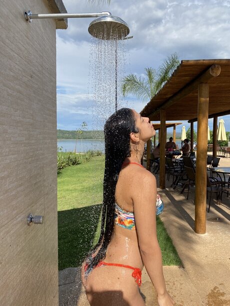 Angela Salles Nacktbilder geleakt