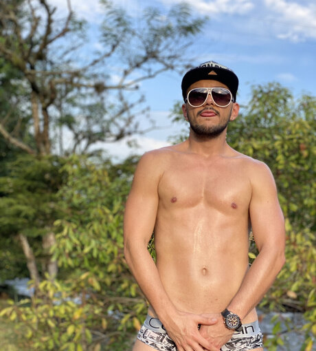 Alexander lozada Leaks von Nacktbildern auf OnlyFans