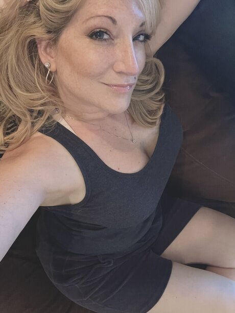 Yourneighborhoodmom Nackt OnlyFans