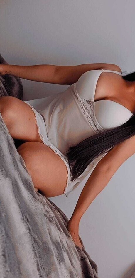 Catalina Guerrero OnlyFans schlank