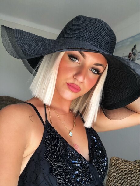 Abiga lle NSFW OnlyFans