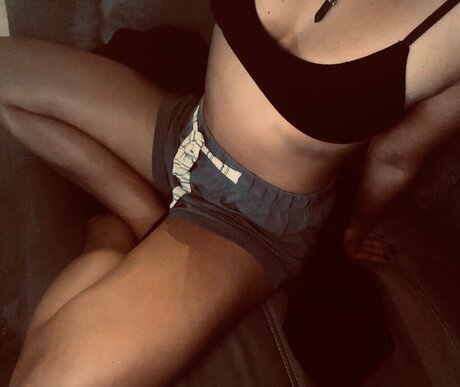 Mi4an2 OnlyFans explizite Inhalte