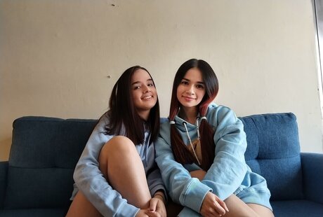 Kathe amp amp Yesi OnlyFans nackte Brüste