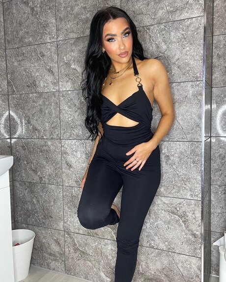 Phoebe Broughton NurlyFans-Brüste