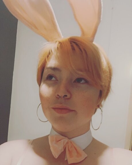 Pink chubby Bunny Füße OnlyFans