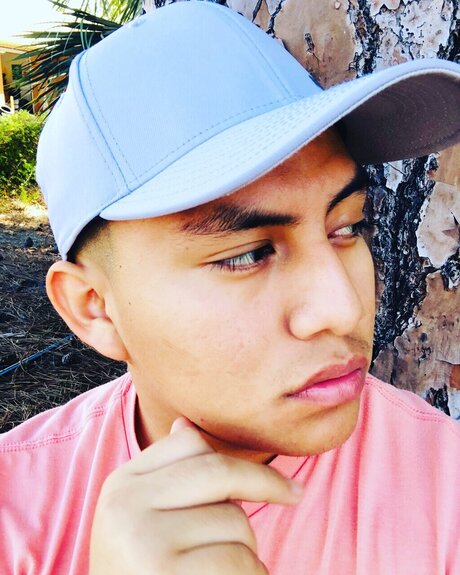 Alonzo OnlyFans Lesbisch