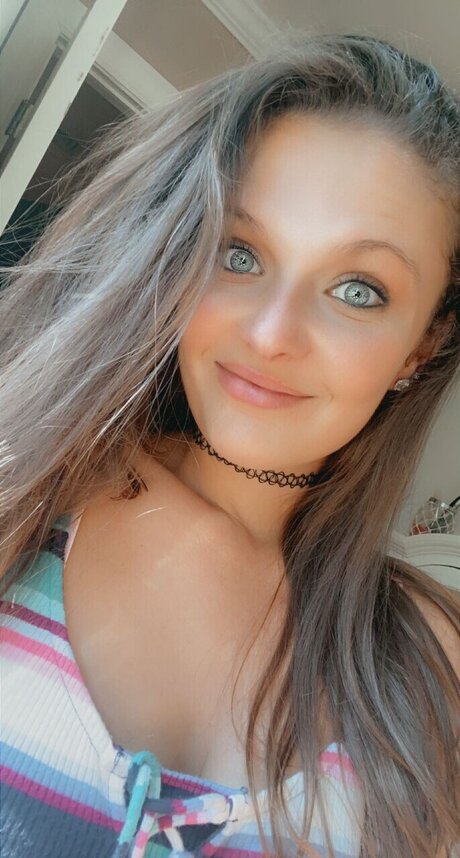 Ashley Hettrick Nacktbilder von OnlyFans