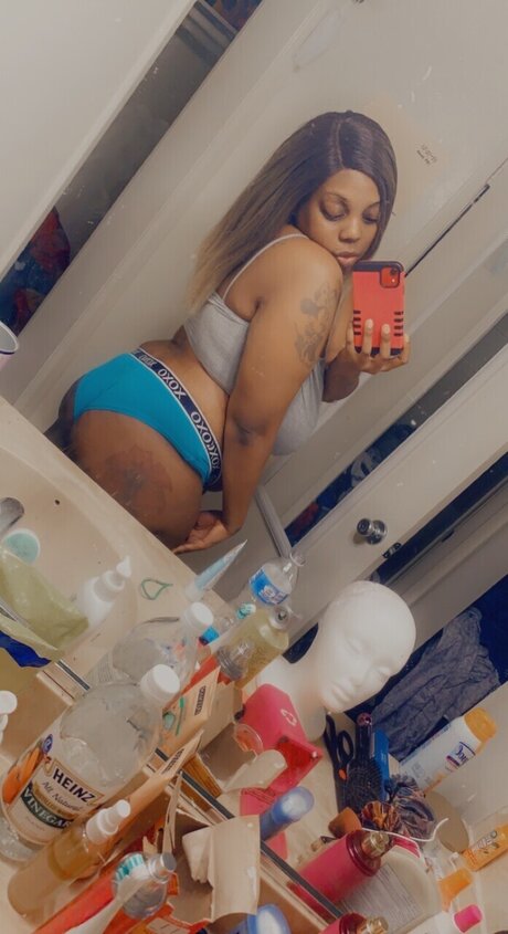 Brown sace Oben ohne OnlyFans