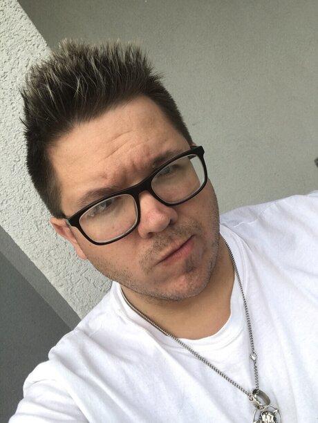 Writer D Nackt geleakt OnlyFans