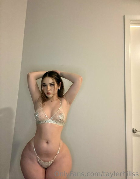 Tayler Hills OnlyFans-Seite