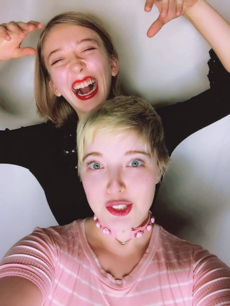 Carmex Oben ohne OnlyFans