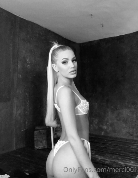 Balazs Mercedesz OnlyFans Model Fotos