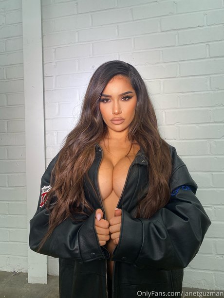 Janet Guzman Oben ohne OnlyFans
