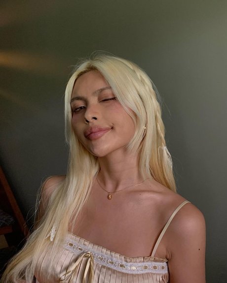 diakimeko OnlyFans-Bilder