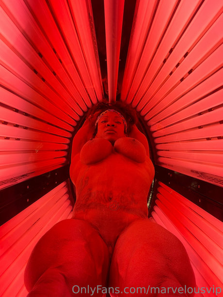 Margie Martin OnlyFans nackte Brüste