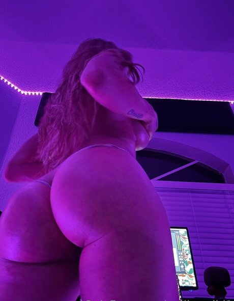 Emilyy Wild Nacktbilder von OnlyFans