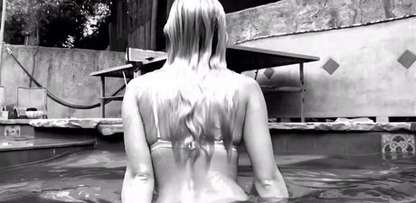 Naomi Woods OnlyFans Porno