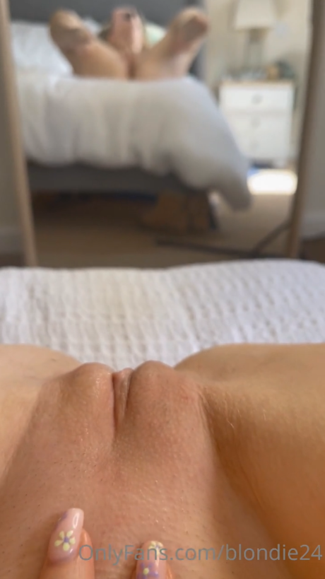 Wee Blondie_ Heiße OnlyFans Inhalte