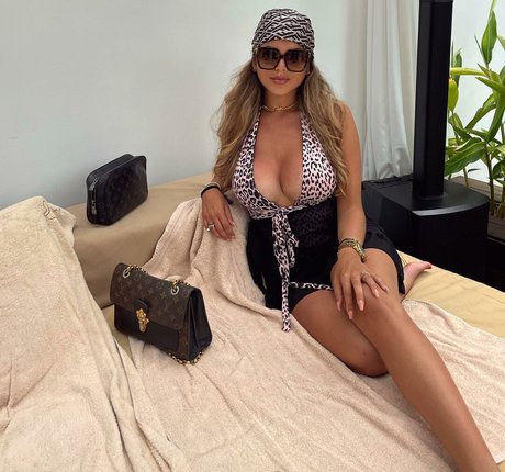 Nana Van Veghel Nacktpornos auf OnlyFans