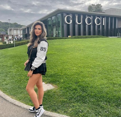 Nana Van Veghel OnlyFans OnlyFans