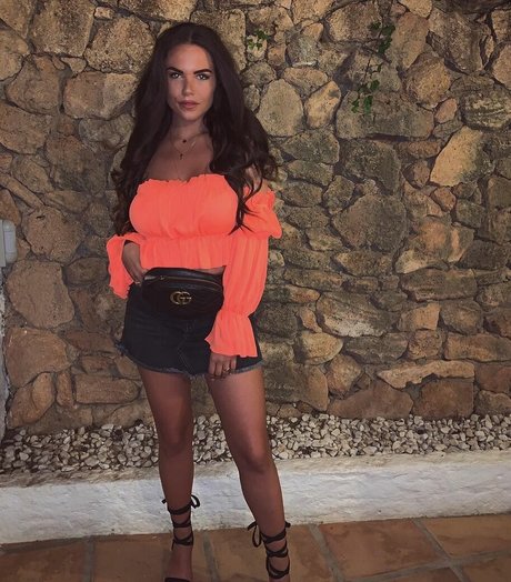 Nana Van Veghel OnlyFans