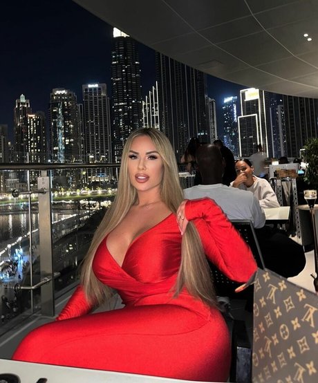 Lisa Amber OnlyFans Strip