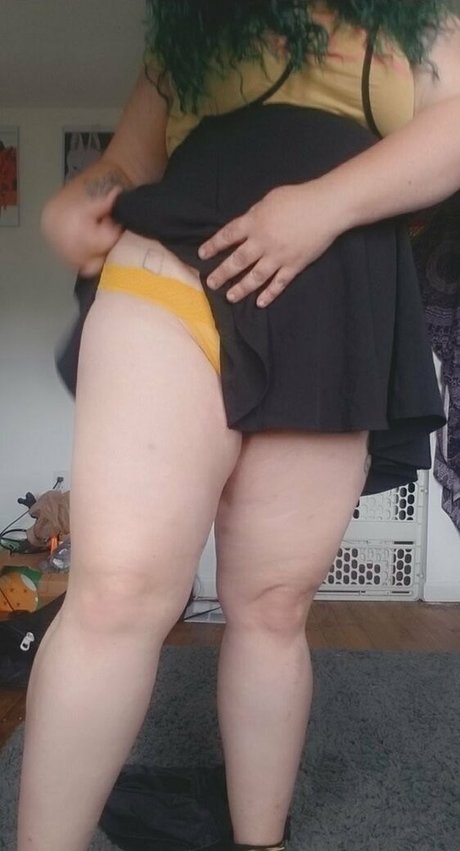 tiramisueatsyou NSFW OnlyFans