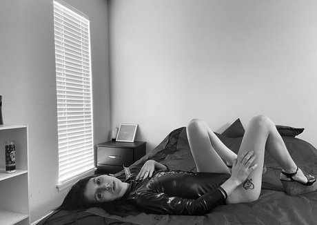 prettypixie113 OnlyFans nackte Brüste