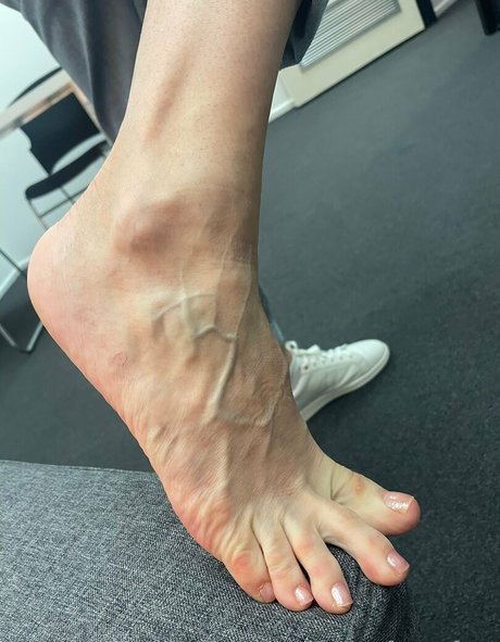 fridayfancyfeet OnlyFans Nacktbilder