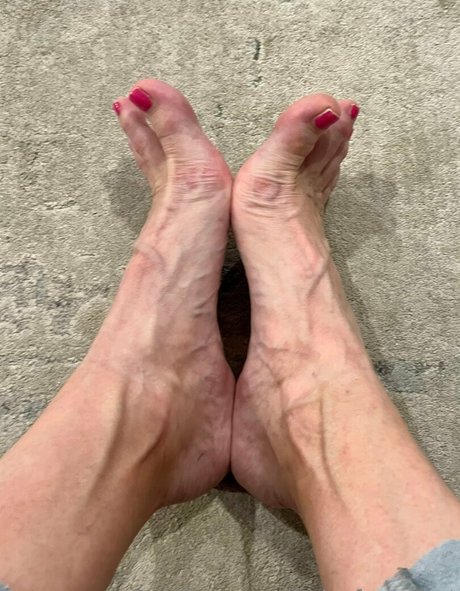 fridayfancyfeet Sex auf OnlyFans