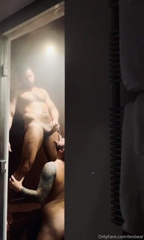 leobear OnlyFans Arsch Leak