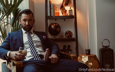leobear OnlyFans Model Bilder