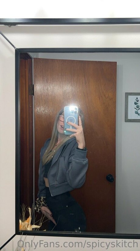 spicyskitch OnlyFans explizite Inhalte