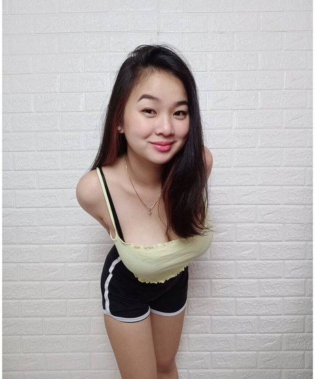 MonicaJeyincaNatasya Leaks von Nacktbildern auf OnlyFans