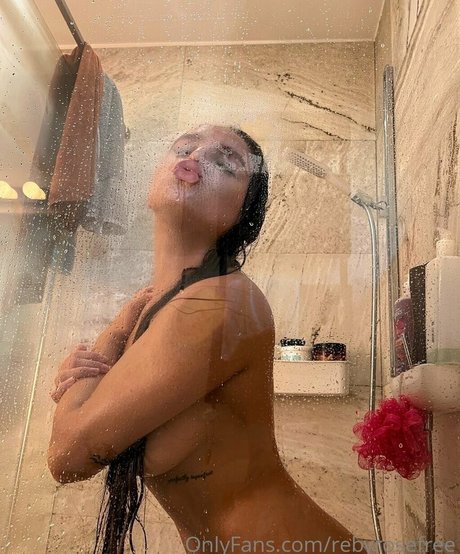 rebyrosefree OnlyFans geleakte Brüste