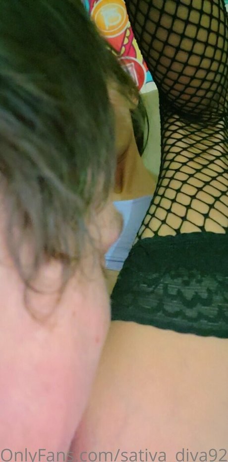 sativa diva92 Auf OnlyFans