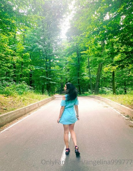 angelina crystal OnlyFans-Bilder