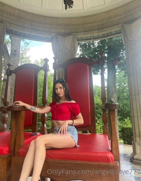 angelina crystal Leaks OnlyFans