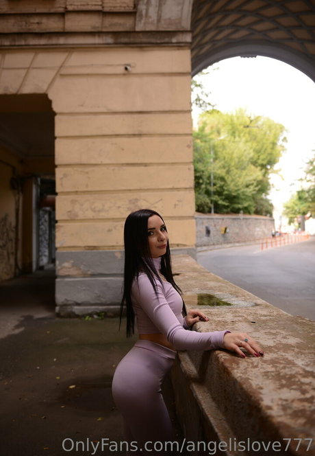 angelina crystal OnlyFans Nacktbilder