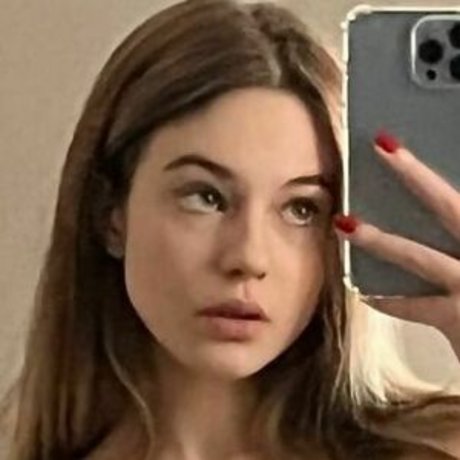 valeriarelia OnlyFans Leaks