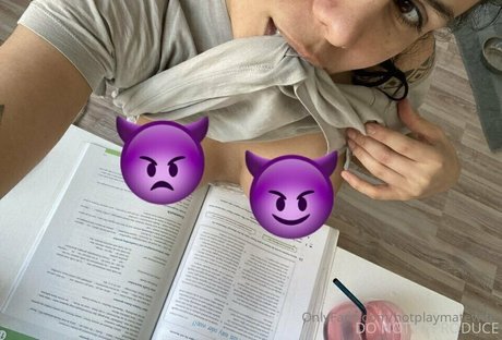 hotplaymatewife Nackt auf OnlyFans