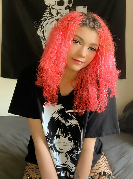 lilcherrryontopfree OnlyFans OnlyFans