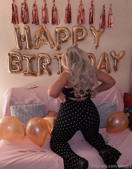 ellies19 Leak von OnlyFans Pornografie