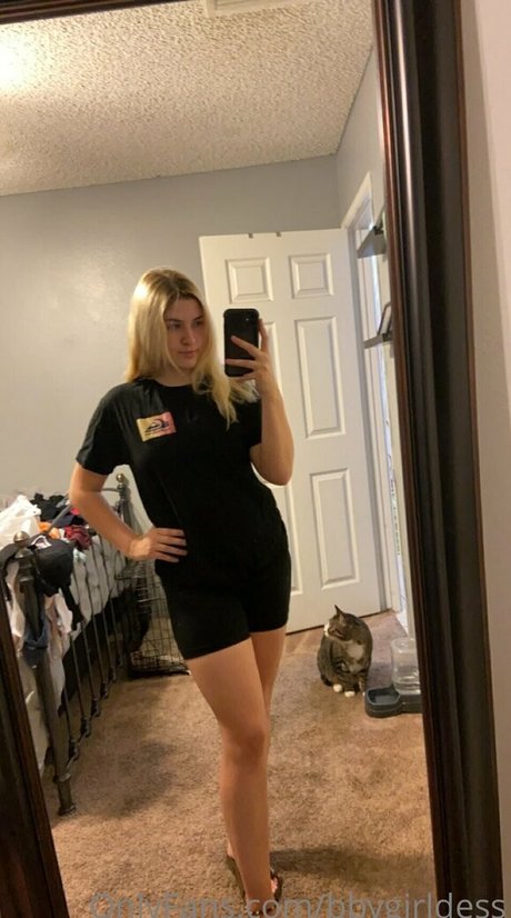 bbygirldess Nacktpornos von OnlyFans geleakt