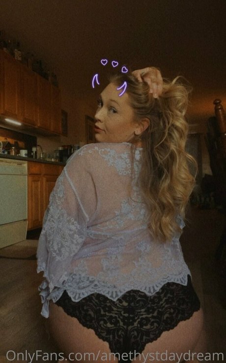 amethystdaydream Bilder OnlyFans