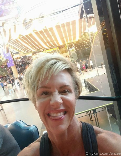 anzee Model OnlyFans Foto